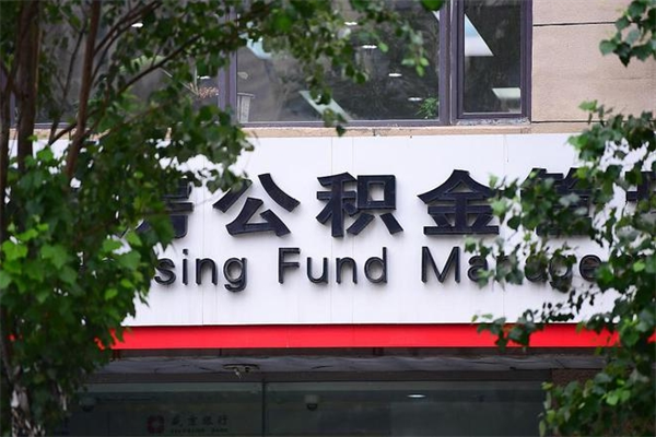 丁俊晖因称“球桌像屎一样”遭罚款：职业运动员的言论边界与斯诺克生态的博弈